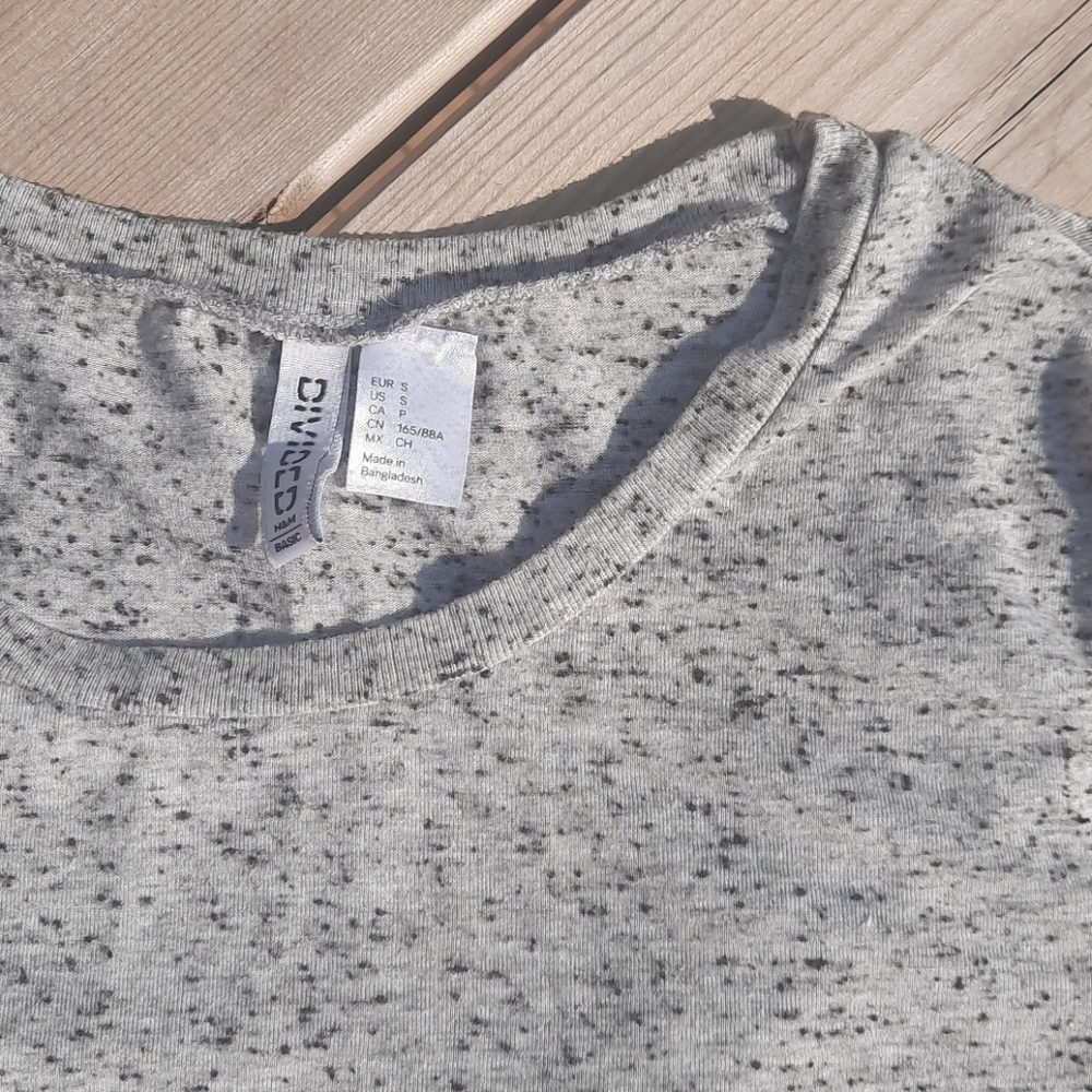 H&M tee - Picture 2 of 6